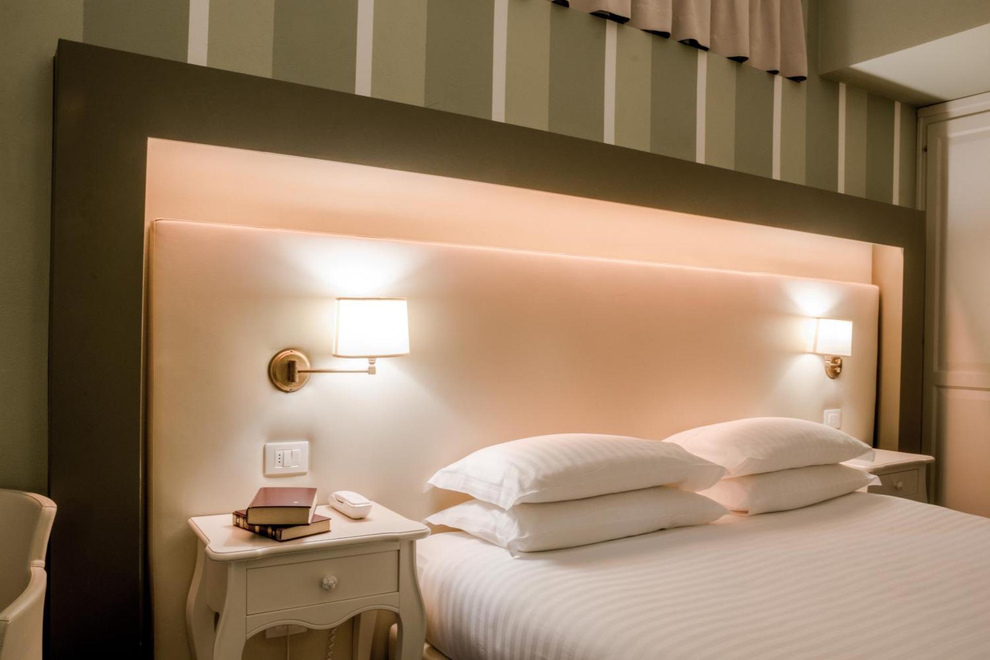 Le Ali Del Frassino Hotell Peschiera del Garda Eksteriør bilde
