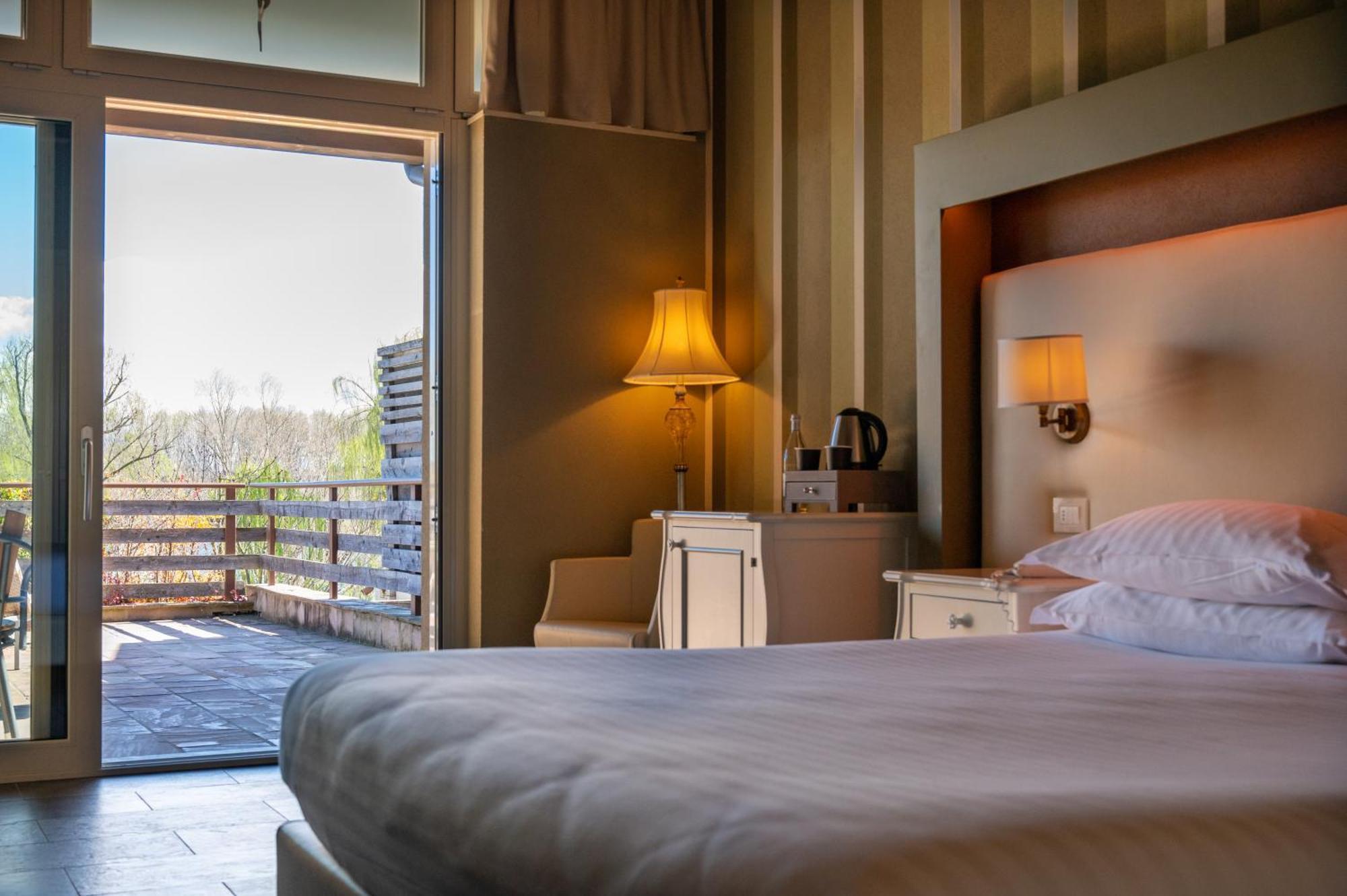Le Ali Del Frassino Hotell Peschiera del Garda Eksteriør bilde