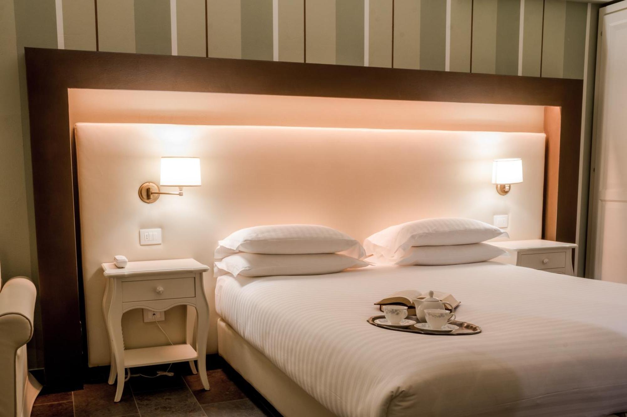 Le Ali Del Frassino Hotell Peschiera del Garda Eksteriør bilde