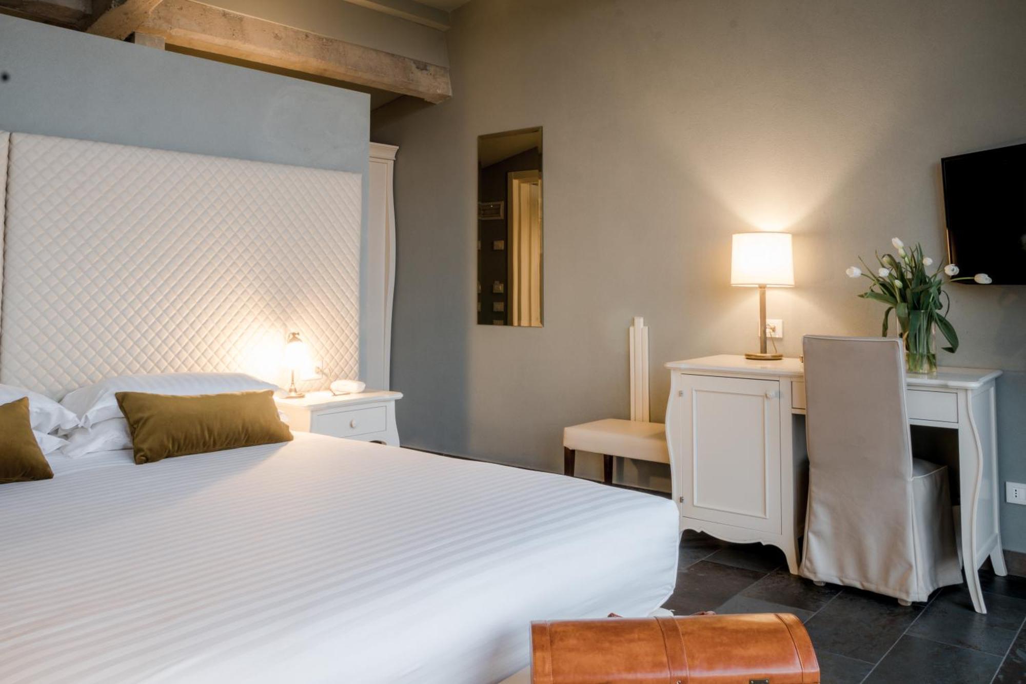Le Ali Del Frassino Hotell Peschiera del Garda Eksteriør bilde