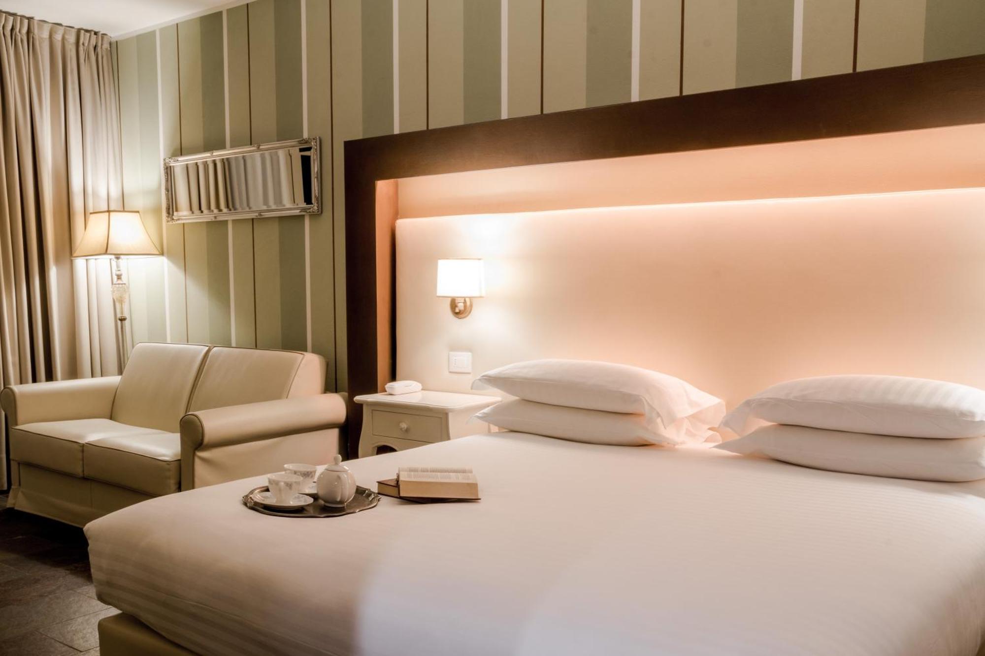 Le Ali Del Frassino Hotell Peschiera del Garda Eksteriør bilde
