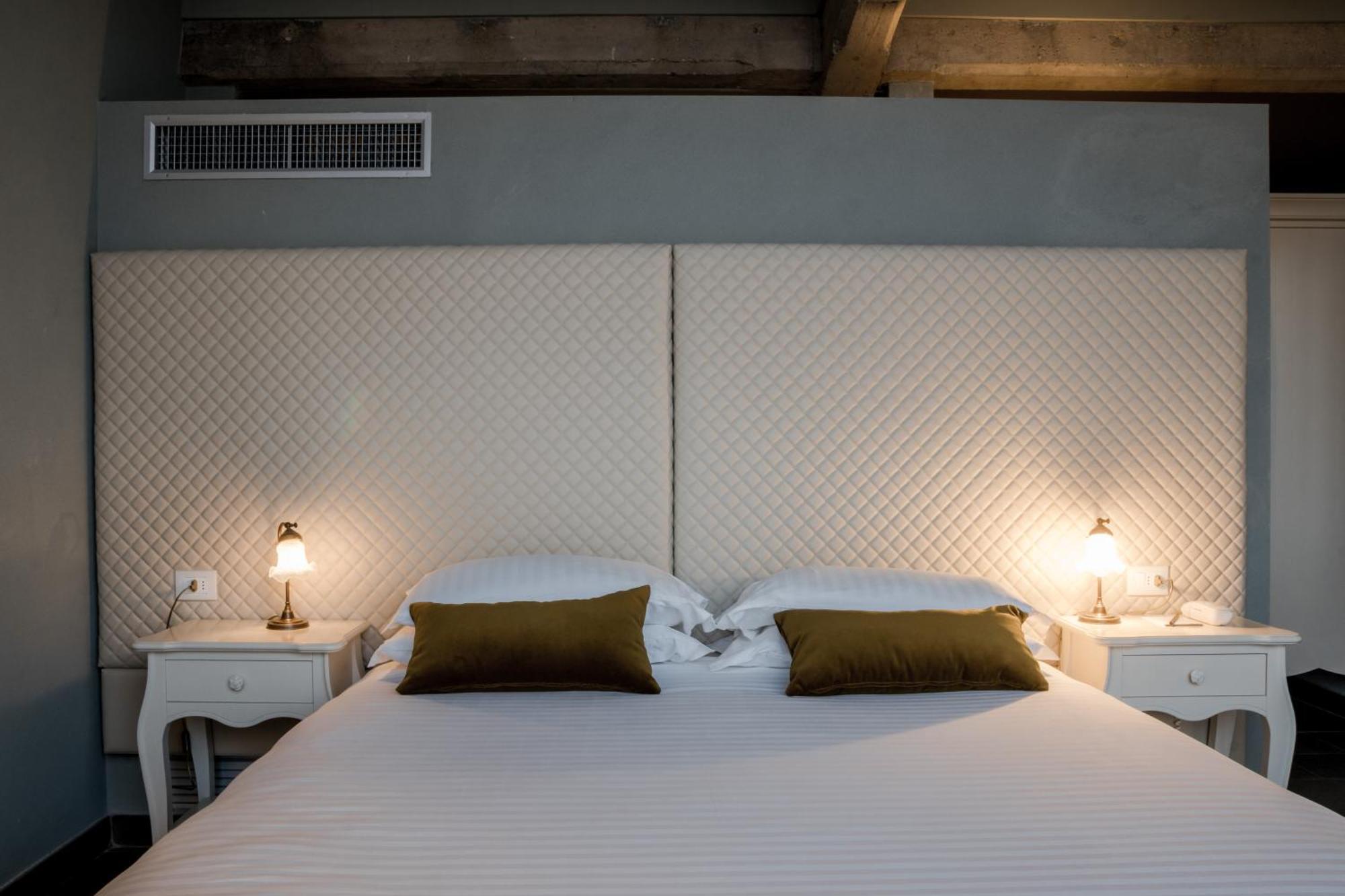 Le Ali Del Frassino Hotell Peschiera del Garda Eksteriør bilde